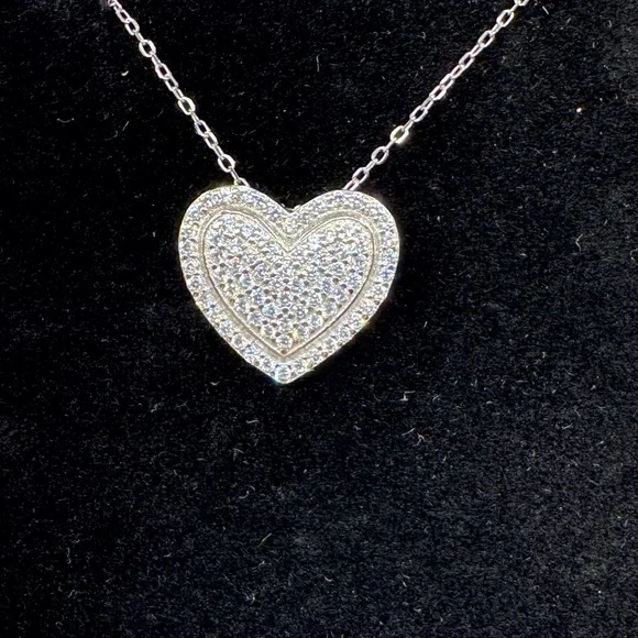 18k Pave Heart Necklace - Picture 10 of 11